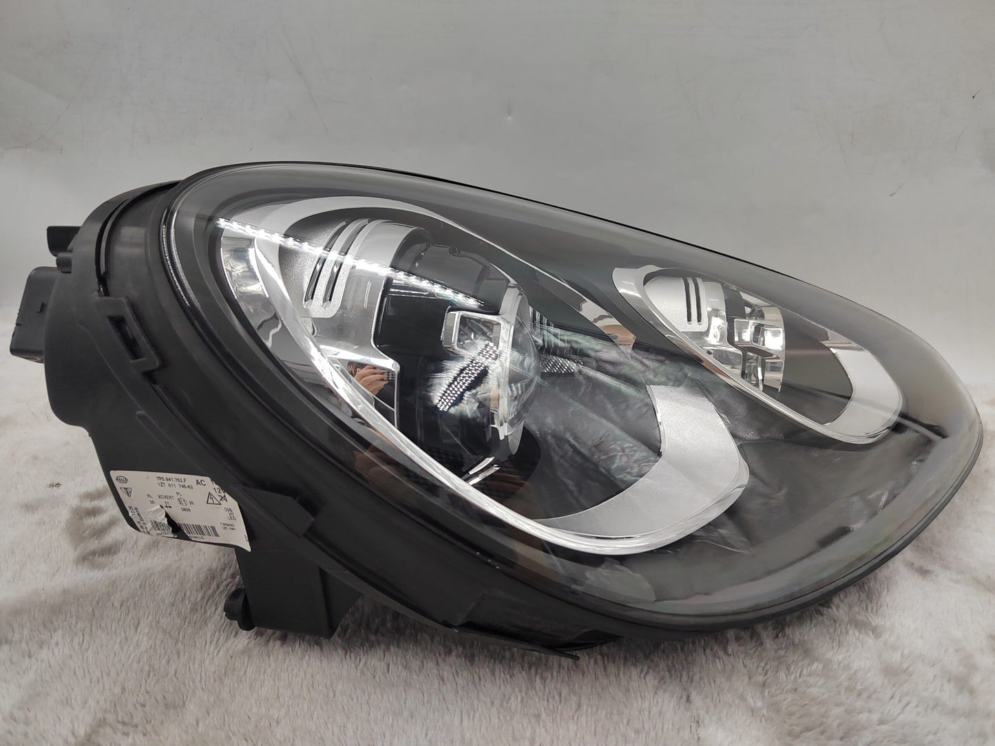 PORSCHE CAYENNE 958 2015-2018 XENON Right Hand Side HEADLIGHT ASSEMBLY