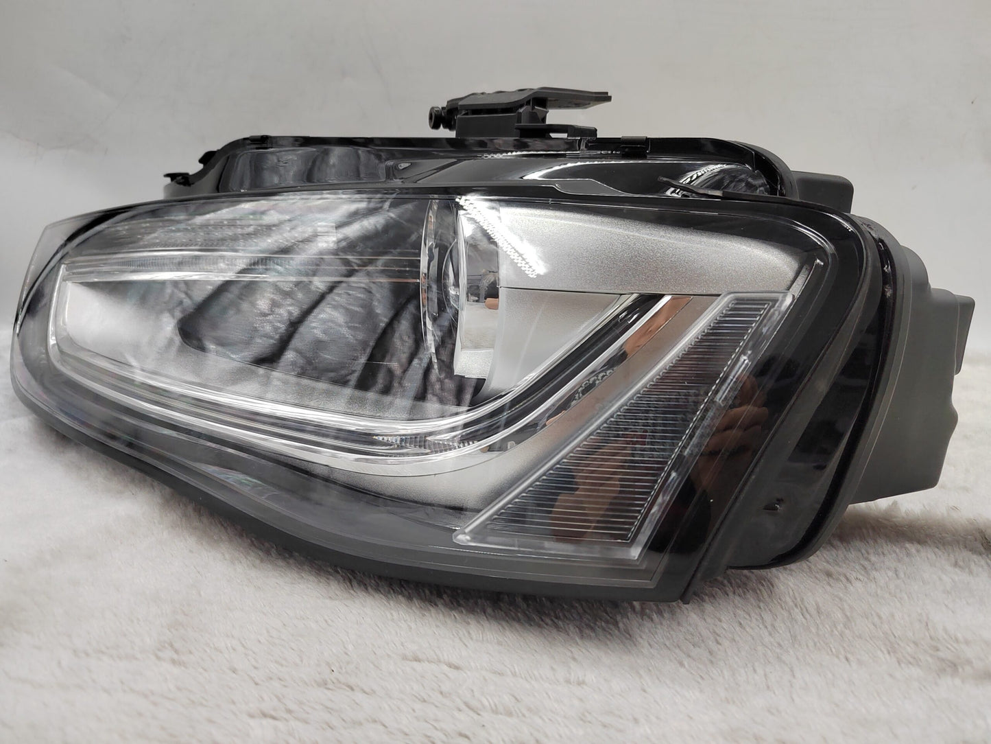 AUDI A4 B8 2011-2014 XENON Left Hand Side HEADLIGHT ASSEMBLY