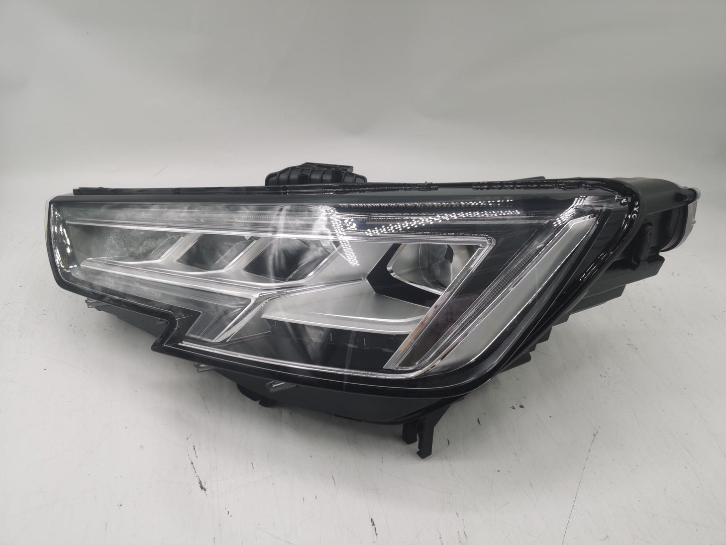 Audi A4 B9 2015-2019 LED Left Hand Side Headlight Assembly