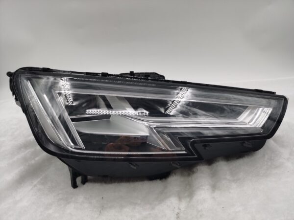 Audi A4 B9 2015-2019 LED RIGHT HAND SIDE HEADLIGHT ASSEMBLY