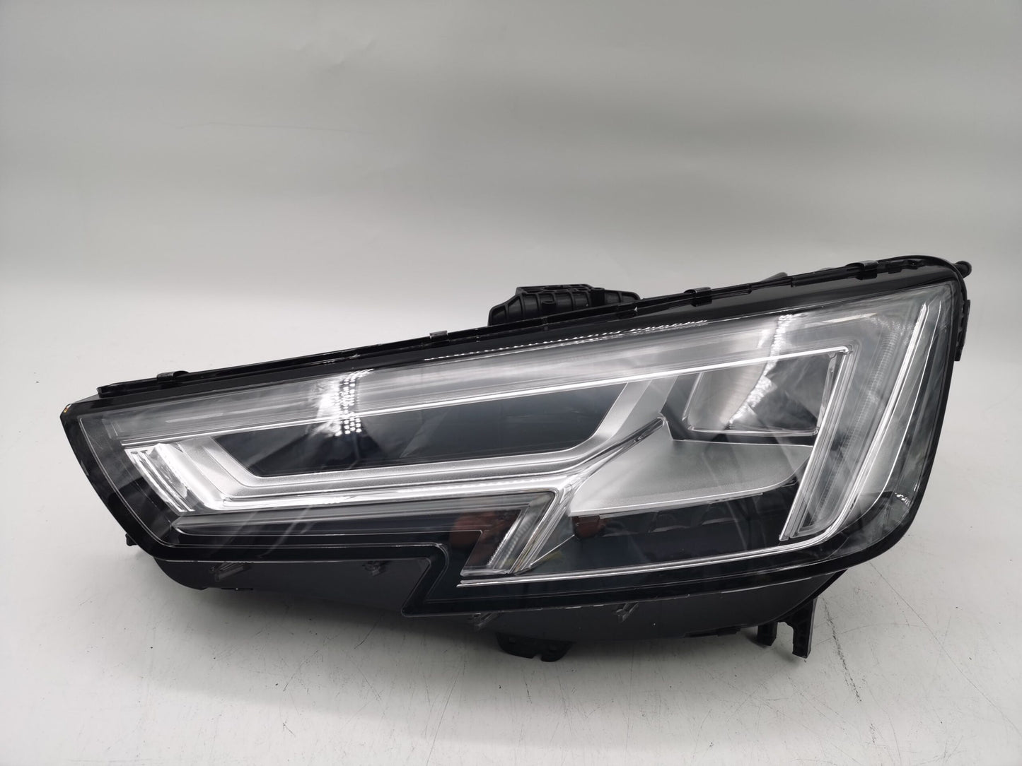 Audi A4 B9 2015-2019 LED Left Hand Side HEADLIGHT ASSEMBLY