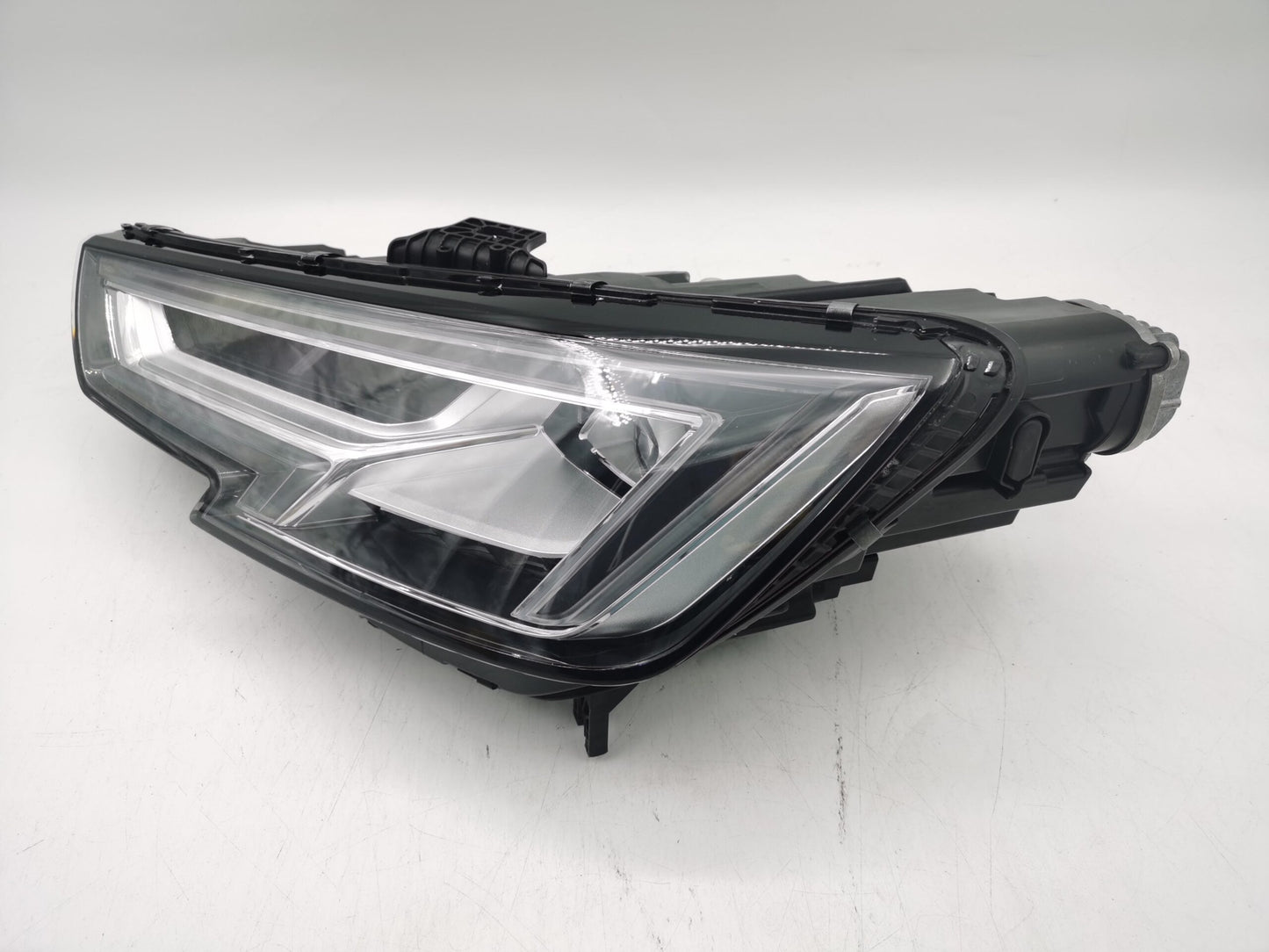 Audi A4 B9 2015-2019 LED Left Hand Side HEADLIGHT ASSEMBLY