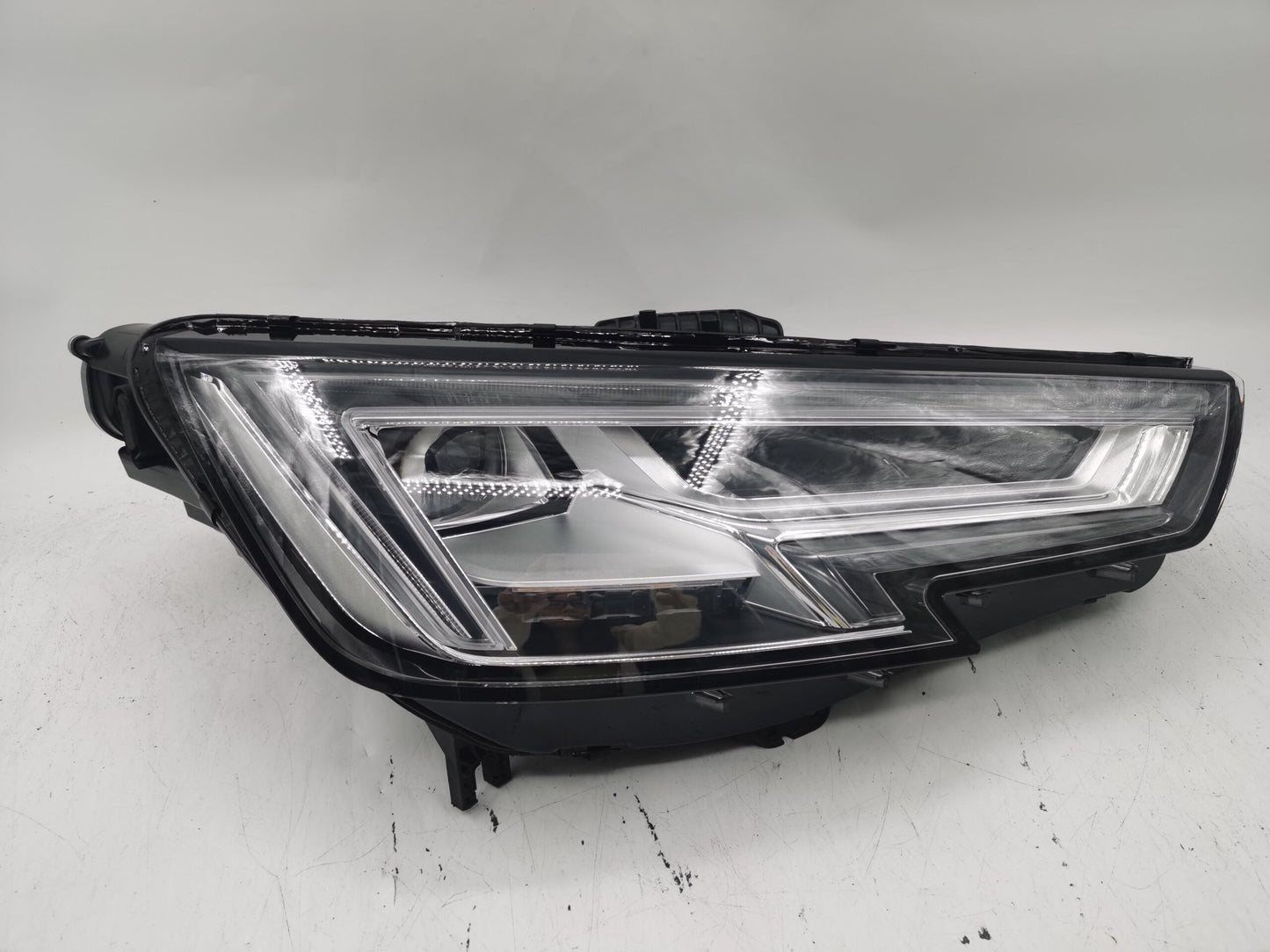 Audi A4 2015-2019 LED RIGHT HAND SIDE Headlight Assembly