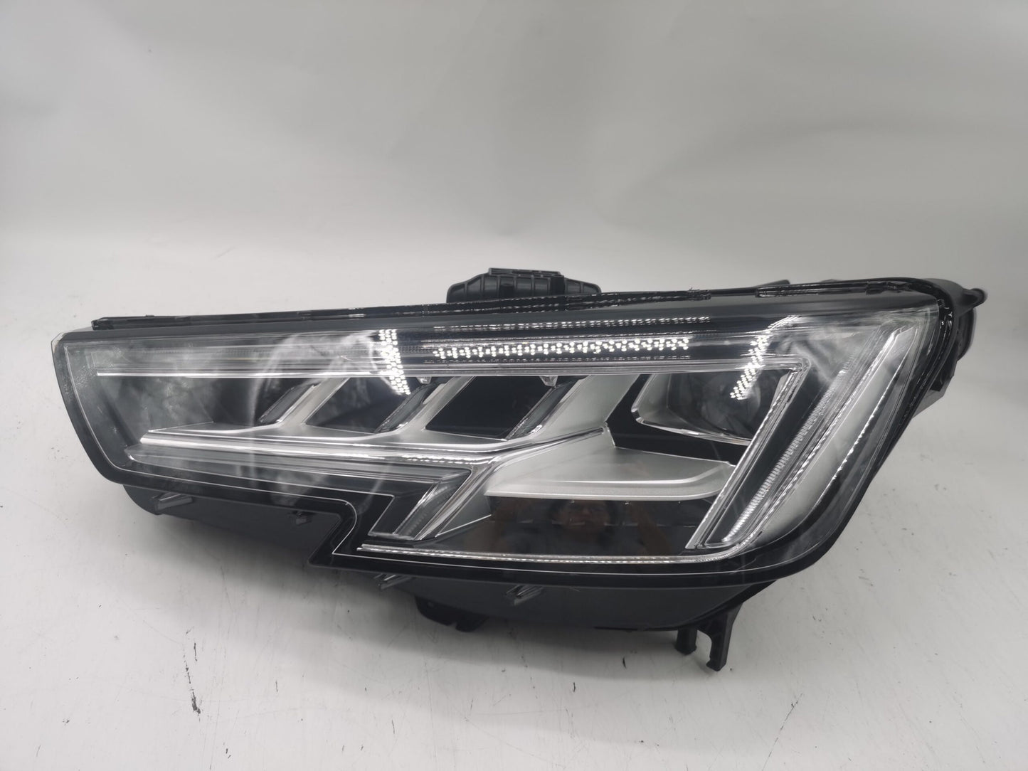 Audi A4 B9 2015-2019 LED Left Hand Side Headlight Assembly