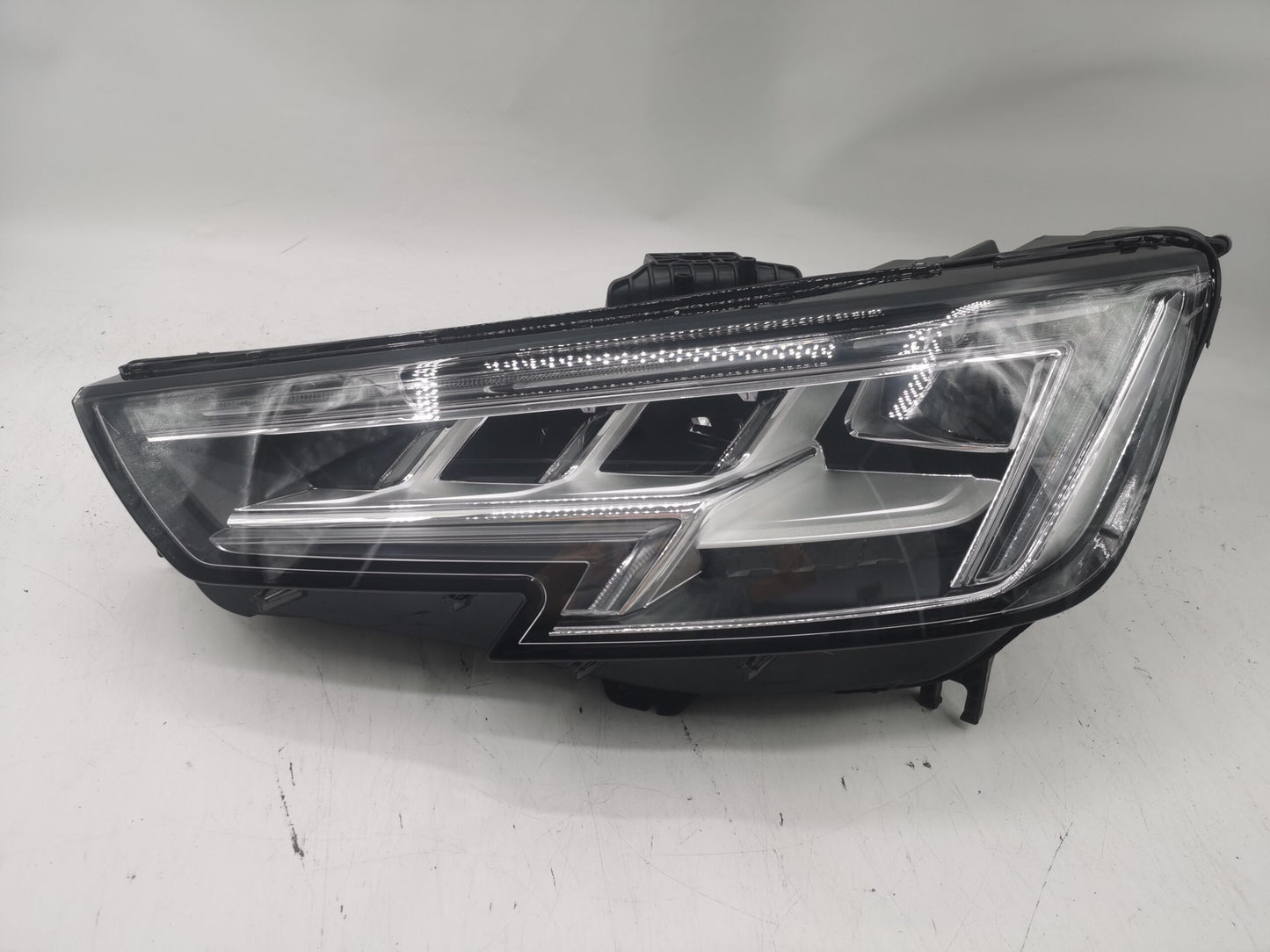Audi A4 B9 2015-2019 LED Left Hand Side Headlight Assembly