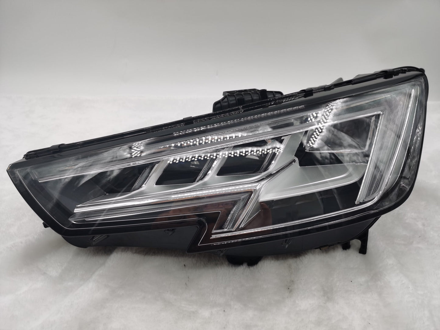 Audi A4 B9 2015-2019 LED Left Hand Side HEADLIGHT ASSEMBLY
