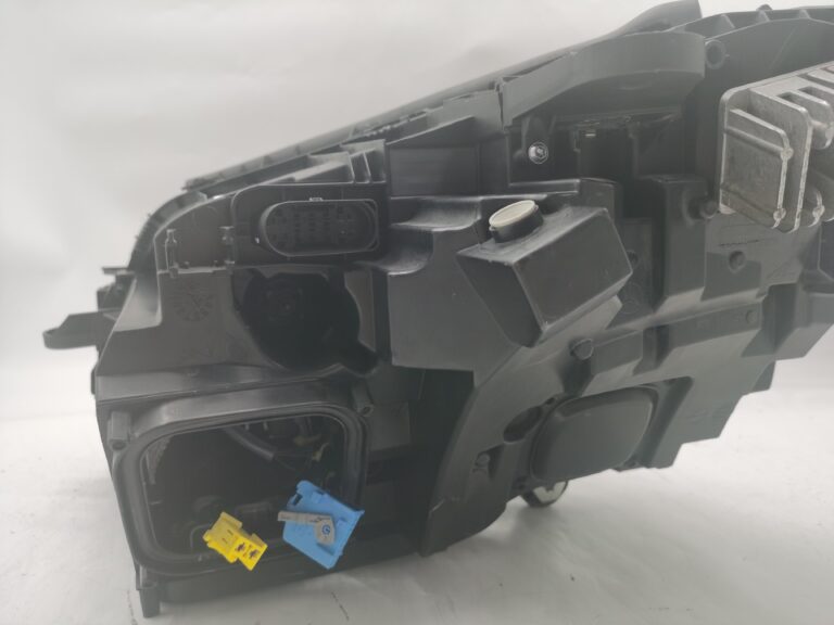 Mercedes-Benz C-CLASS W205 2014-2017 LED Right Hand Side Headlight Assembly