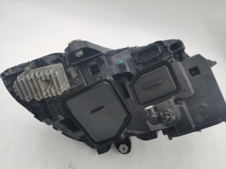 Mercedes-Benz C-CLASS W205 2014-2017 LED+XENON Left Hand Side Headlight Assembly