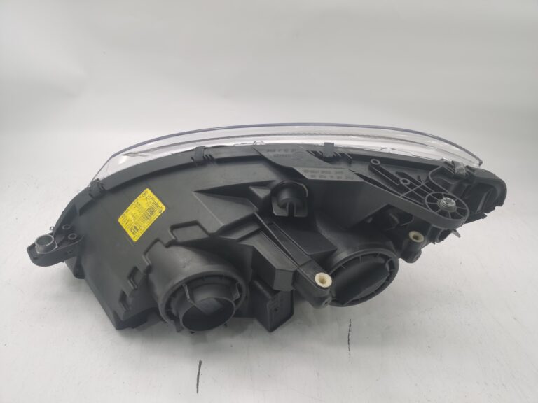 Mercedes-Benz C-CLASS W204 2007-2011 HALOGEN RIGHT HAND SIDE HEADLIGHT ASSEMBLY