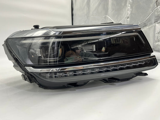 Volkswagen TERAMONT 2017-2021 RIGHT HAND SIDE HEADLIGHT ASSEMBLY
